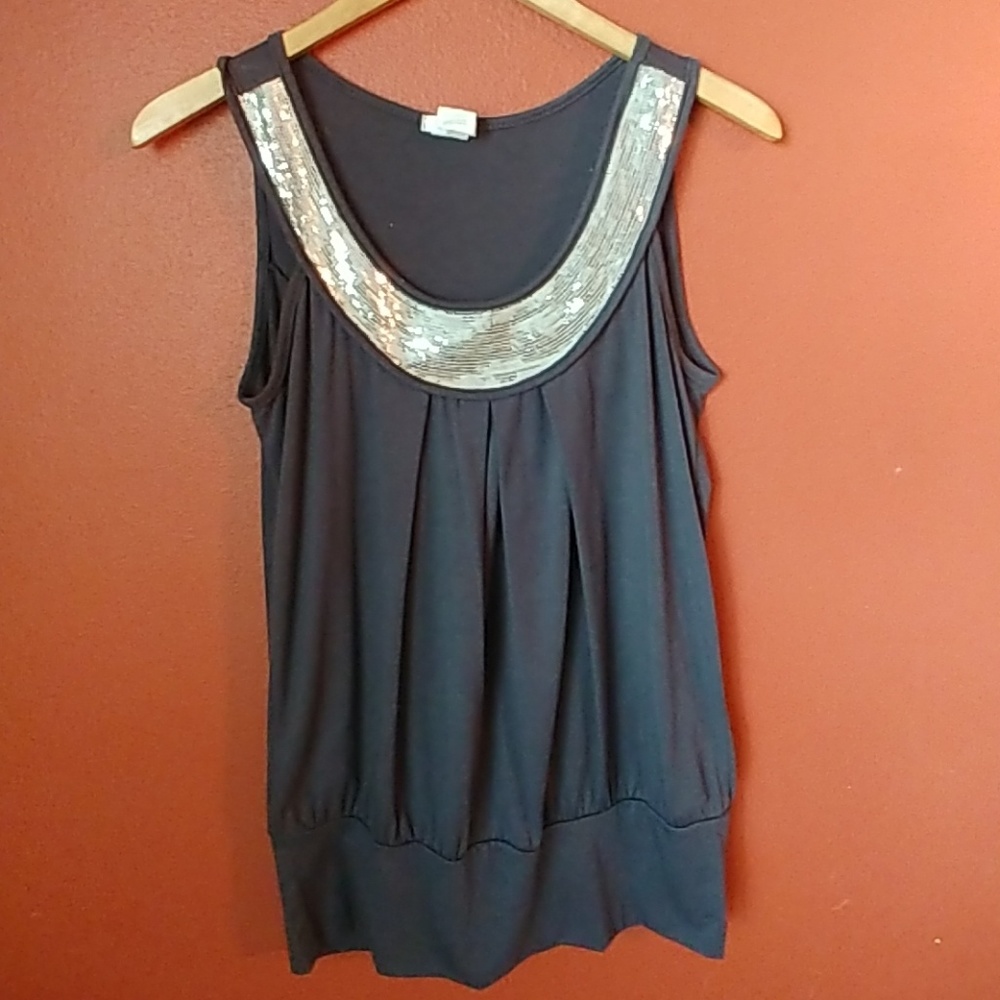 Dark grey Tank top.